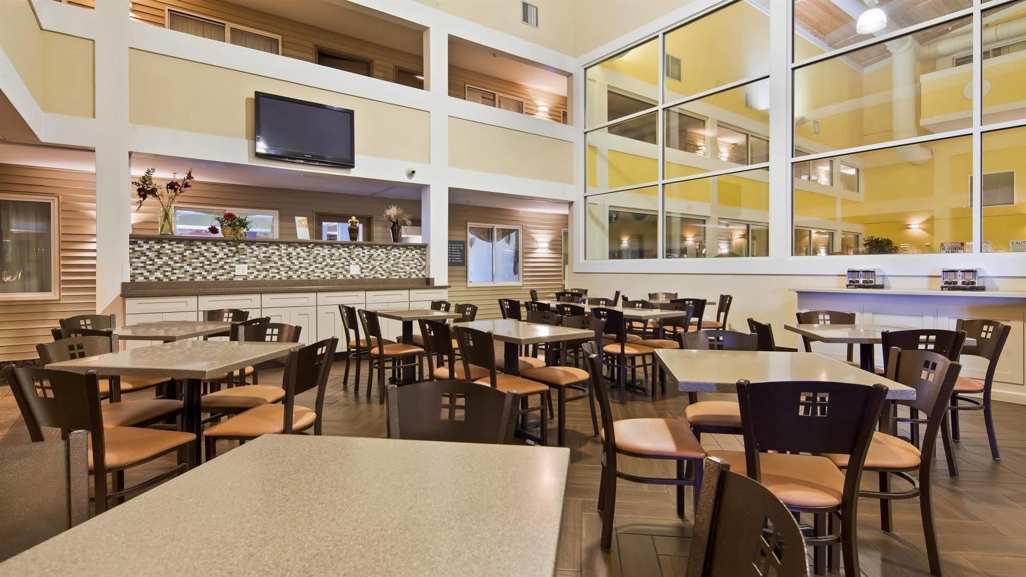 Best Western Lakewinds Ludington Ngoại thất bức ảnh