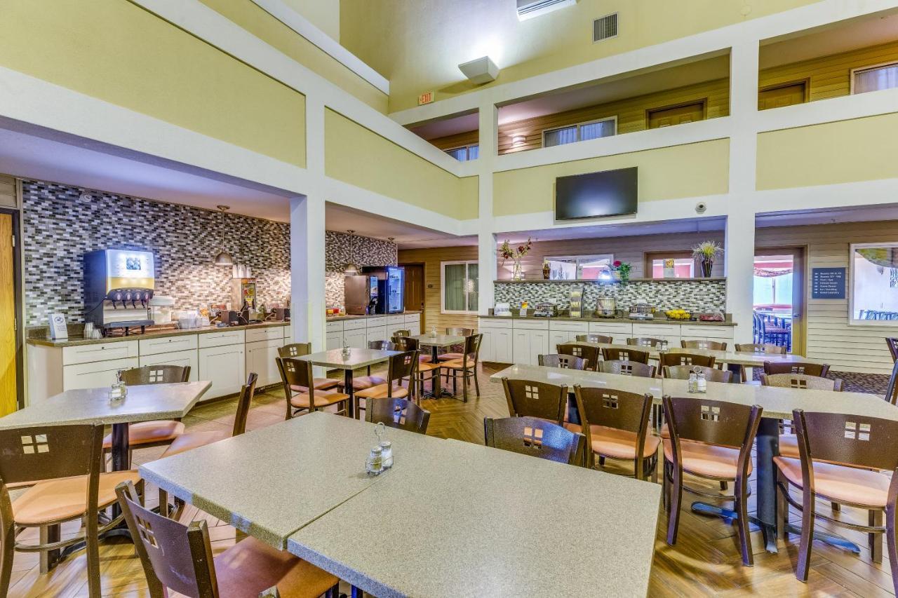 Best Western Lakewinds Ludington Ngoại thất bức ảnh