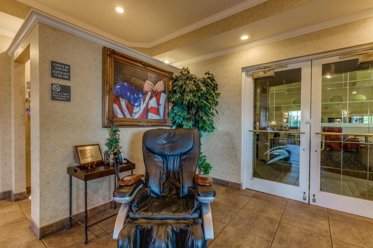 Best Western Lakewinds Ludington Ngoại thất bức ảnh